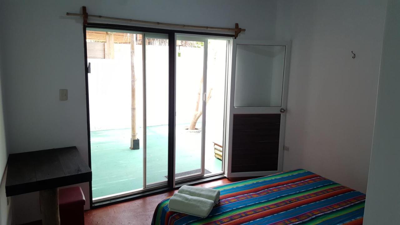 Galapagos Morning Glory Hostel ปูแอร์โตอาโยรา ห้อง รูปภาพ