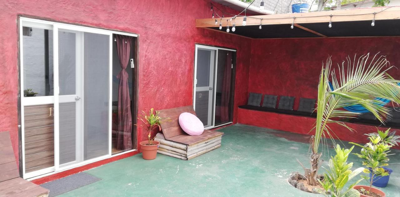 Galapagos Morning Glory Hostel ปูแอร์โตอาโยรา ภายนอก รูปภาพ